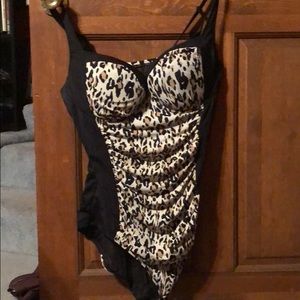 Leopard Print One Piece Bathingsuit